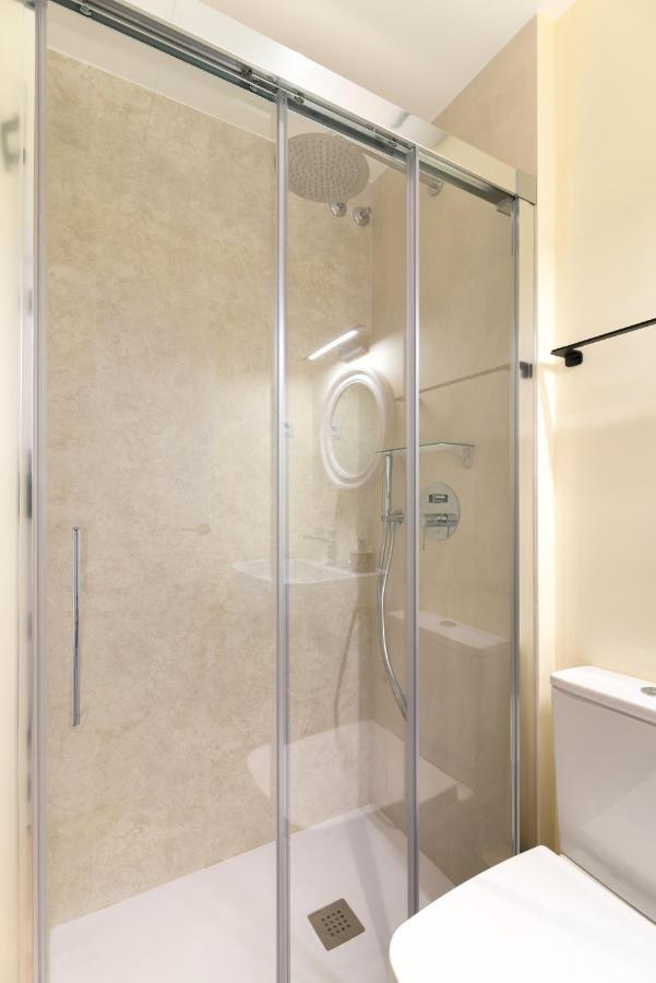 Hostal Evoke Madrid Luaran gambar
