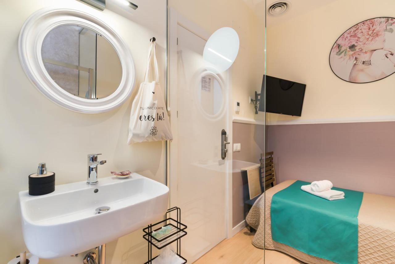 Hostal Evoke Madrid Luaran gambar