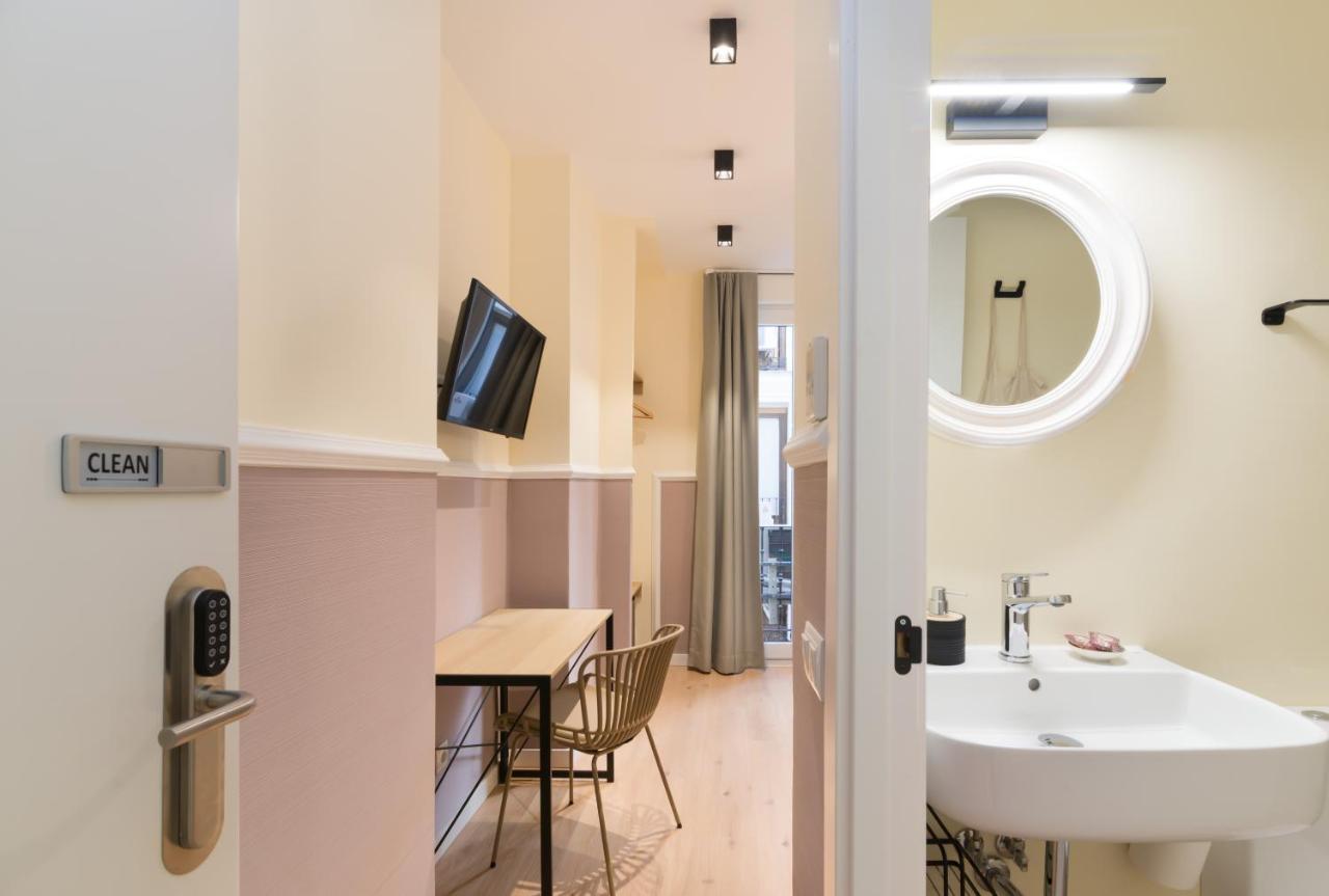 Hostal Evoke Madrid Luaran gambar