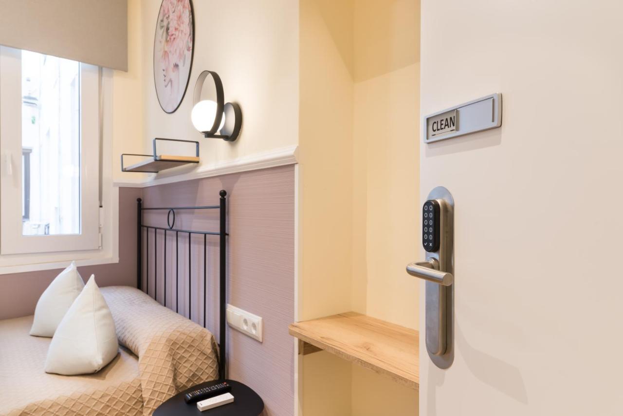 Hostal Evoke Madrid Luaran gambar